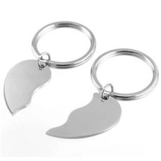 2 ks ocelových přívěsků na klíče - dělené srdce