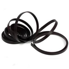 Kožená šňůrka plochá tmavě hnědá, šíře 8 mm