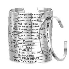 Ocelový náramek s rytinou textu, šíře 4 mm