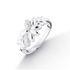 Stříbrný prsten se zirkony