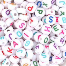 Plastový korálek - písmeno