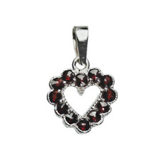 Stříbrný přívěsek srdíčko - granát
