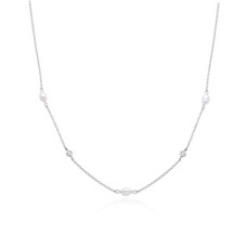 Stříbrný náhrdelník s přírodními perličkami
