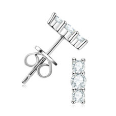Stříbrné náušnice s moissanity