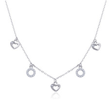 Stříbrný náhrdelník se srdíčky