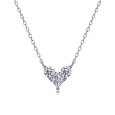 Stříbrný náhrdelník srdce s MOISSANITY