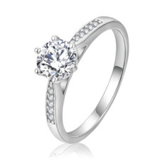 Stříbrný zásnubní prsten moissanit