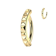 Zlacený piercing do pupíku se strukturovaným štítem