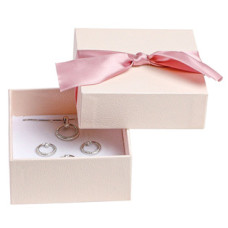 Dárková krabička na soupravu šperků