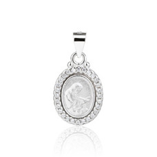 Stříbrný přívěsek madailon Madonka