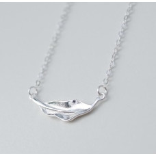 Stříbrný náhrdelník list